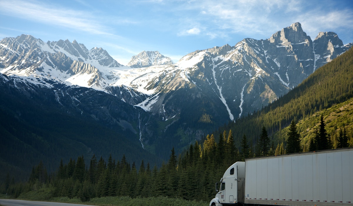 Trucking Movements and Migration Trends—How to Find an Immigrant-Friendly Destination in Canada